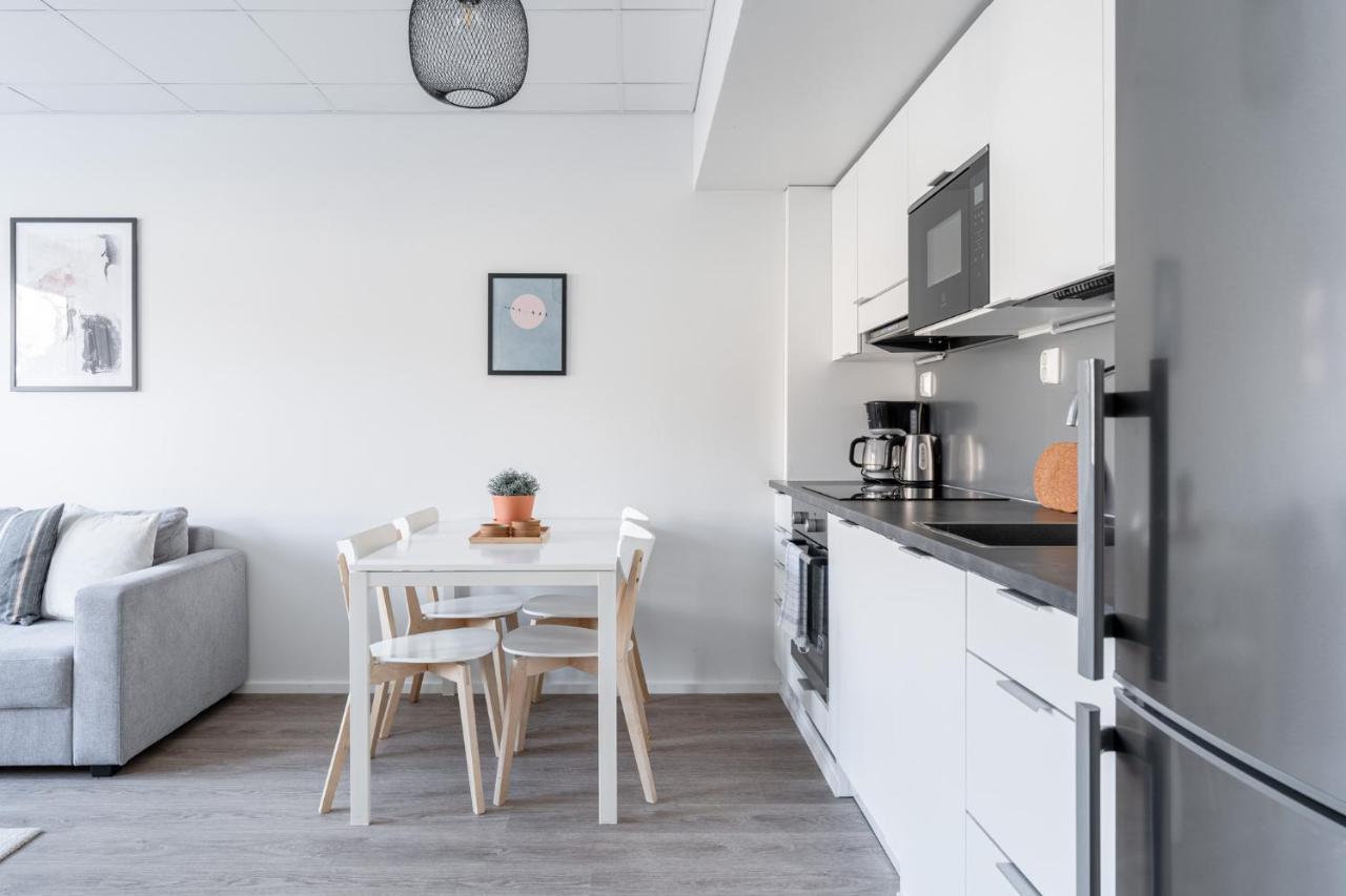 Modern 2Br Apartment With Balcony & Central Location - Hosted By 2Ndhomes Tampere Buitenkant foto